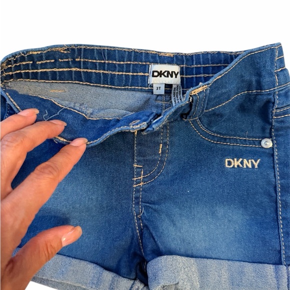 Toddler Girl bundle 3x$20 Authentic Converse, Tommy Hilfiger & DKNY (2T–3T) - Picture 6 of 11